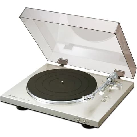 DENON Проигрыватель винила DP-300F СЕРЕБРО, Полностью автоматический проигрыватель винила, картридж и тонарм в комплекте. Скорость воспроизведения 33, 45 об./мин. Привод: пассиковый. Предустановленн