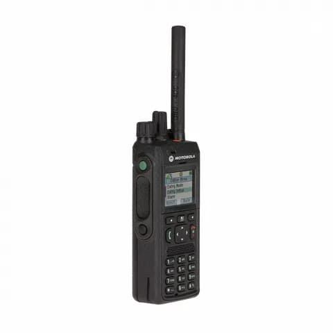 Р/ст Motorola MTP3550 350-470МГц,1,8 Вт, 2048-1024кан,PMNN4522A(Li-Ion 3400 мАч)-2 шт, NNTN8245A(2х позиц.з/у), PMLN5885B(чехол), антенна (380-430МГц)